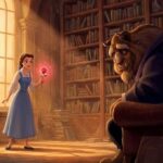 Ilustración de Bella sosteniendo una rosa roja frente a la Bestia en el castillo encantado